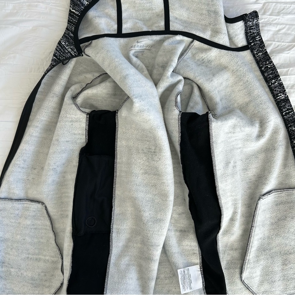 NIKE Women’s Full Zip Hoodie THERMA FIT Black/Gray/White Brushed Fleece Thumb M - Picture 11 of 15
